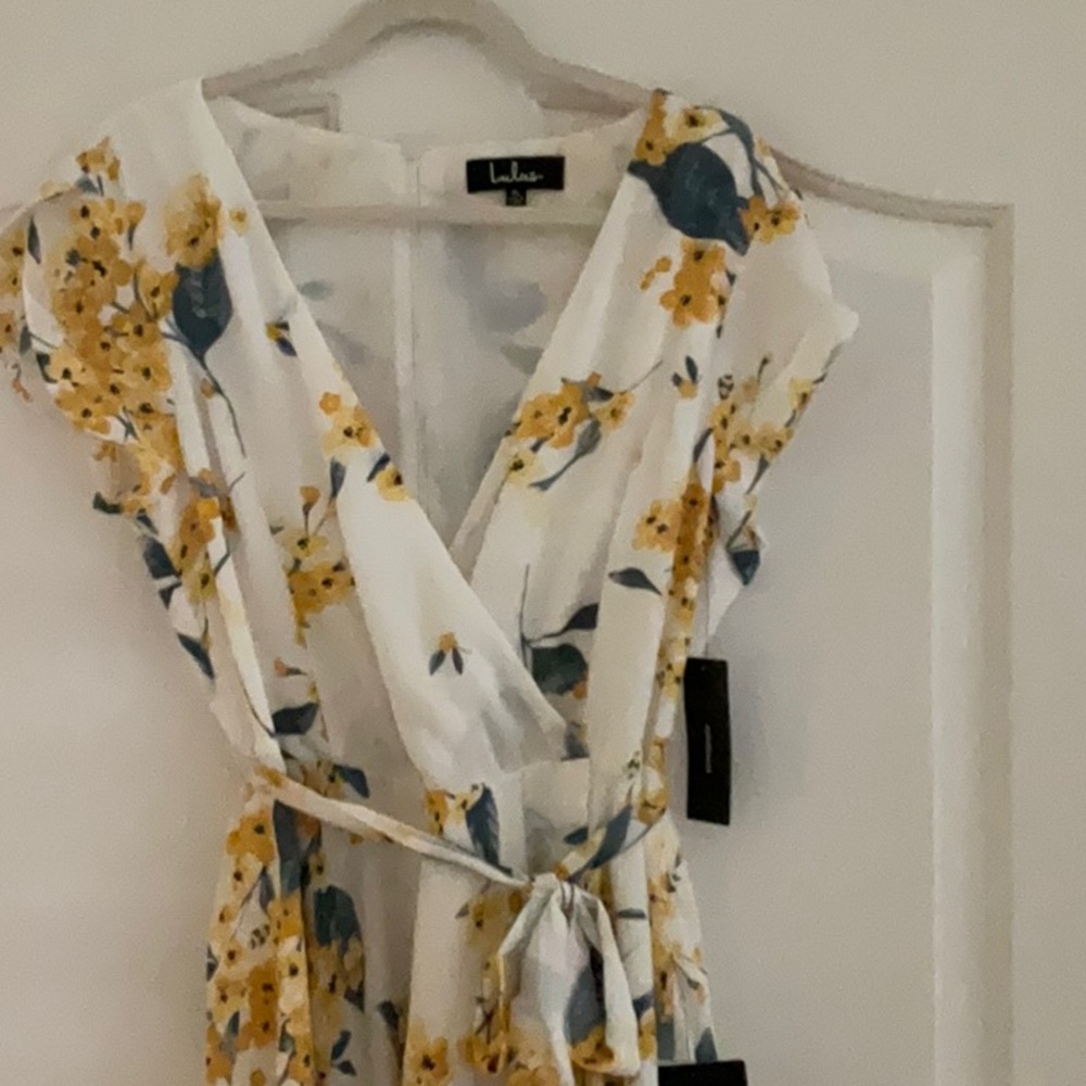 Beautiful Lulu dress with tags still attached. - Picture 2 of 8